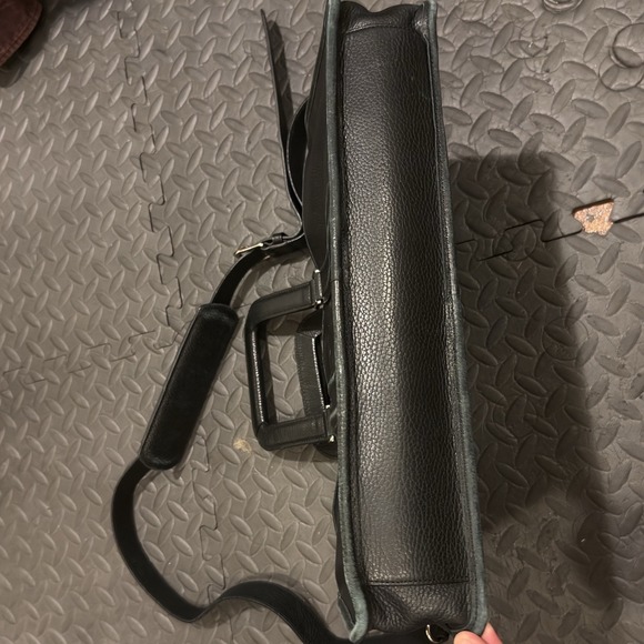 Levenger Black Leather Business Tote Notebook Briefcase Bag Documents Shoulder - Picture 2 of 11